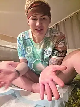 PinkTheHawk live