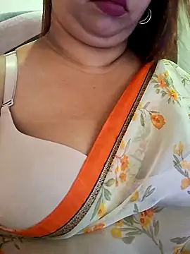 Ravina_patil1 live