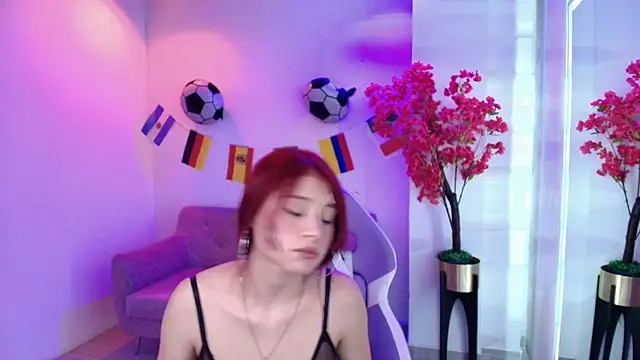 Lucy_mazzy live