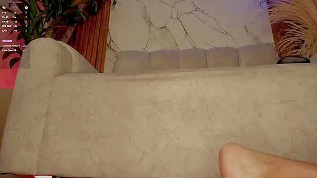 sara_gwen live
