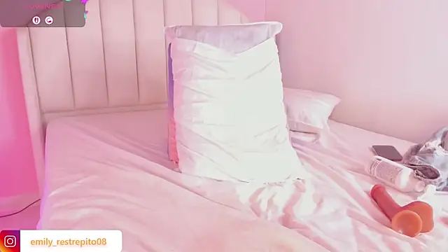 Emily_restrepo live