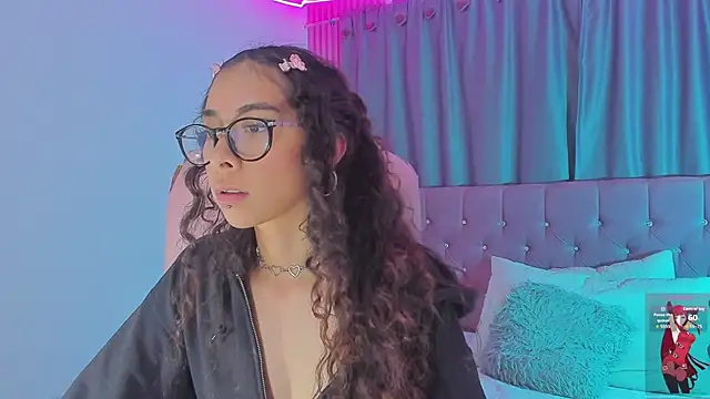 Sarah_Moon1 live