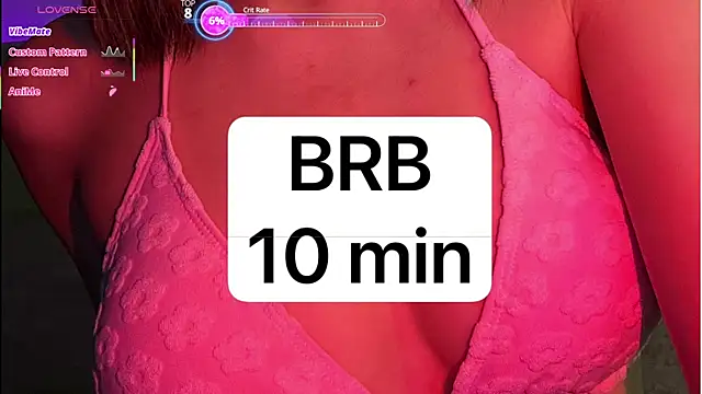 Karolinacreamm live