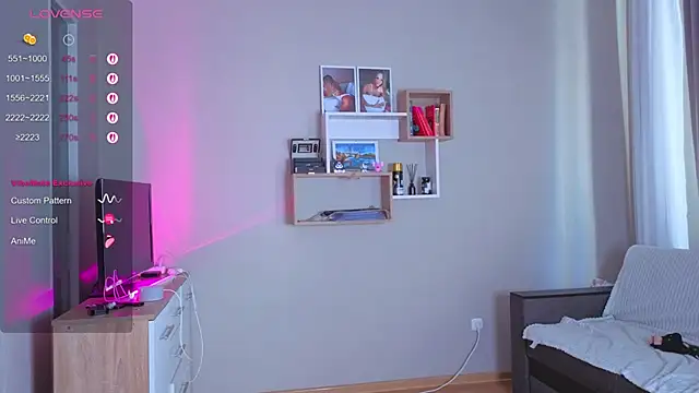 Emmi_crystal live