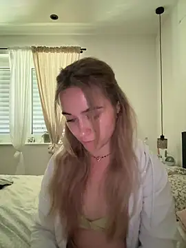 LillyStarr live