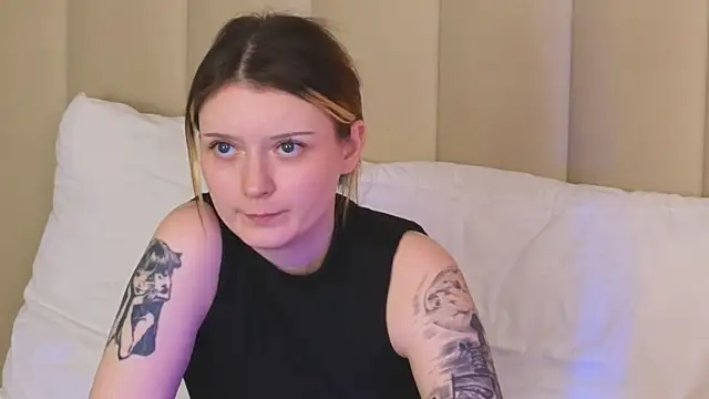 AlyssFrost live