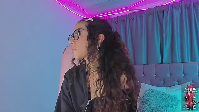 Sarah_Moon1 live