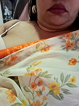 Ravina_patil1 live