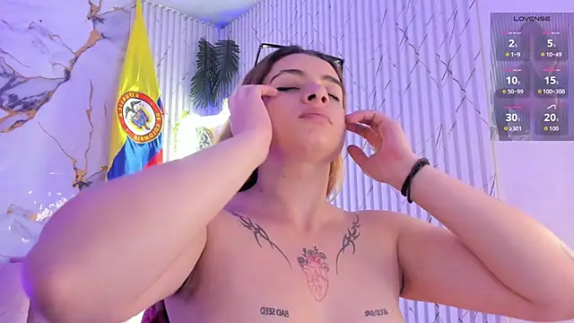 Naomy_tay1 live
