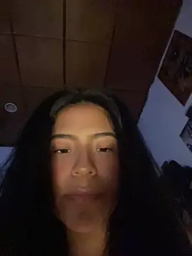 LeahBar live