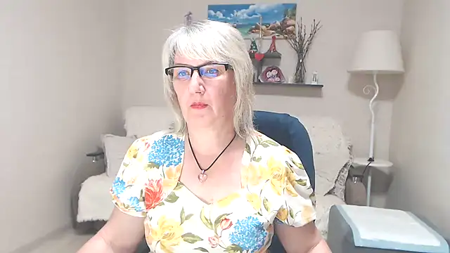 FleurMays live