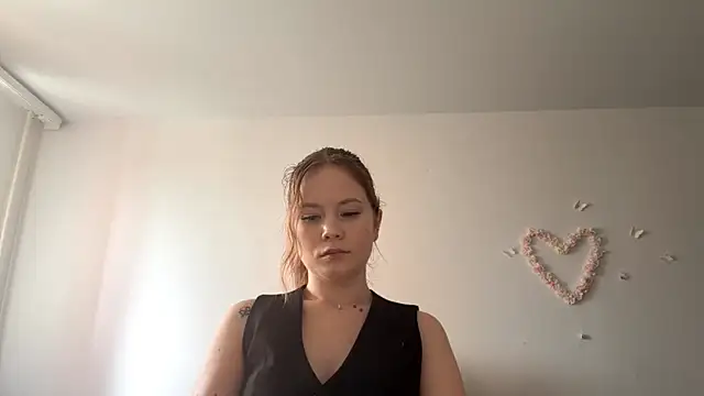 LauranAngelbeck live