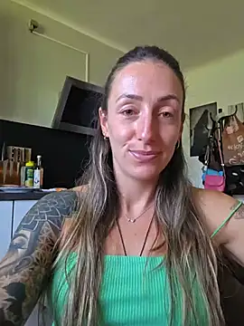 NicoleKaiser live