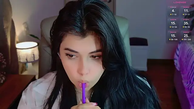 Nannicutee live