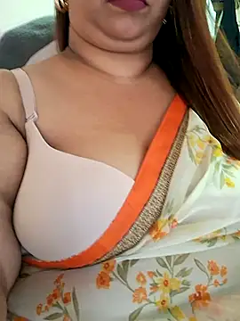 Ravina_patil1 live