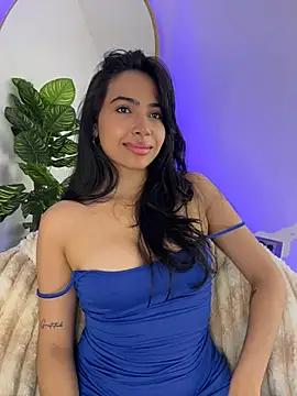 _Emily_Thompson_ live