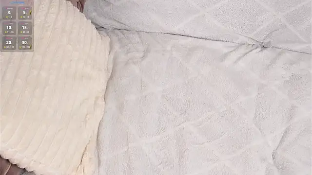 CherlyGuss live
