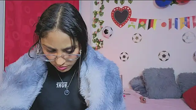 PaulaCutexs live