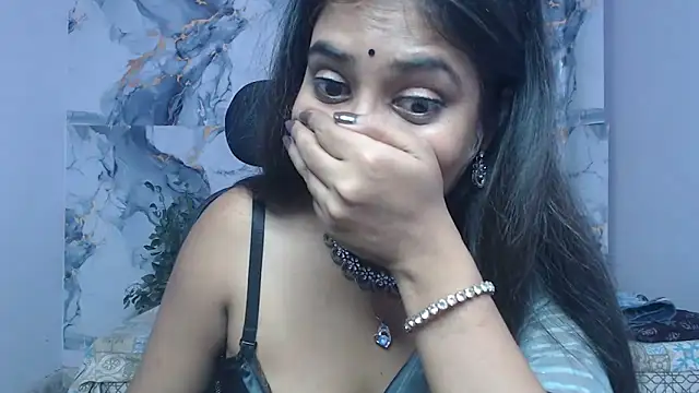 Deevisha-queen live