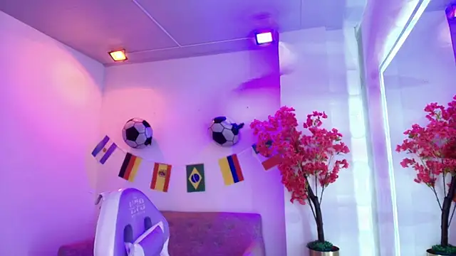 Lucy_mazzy live