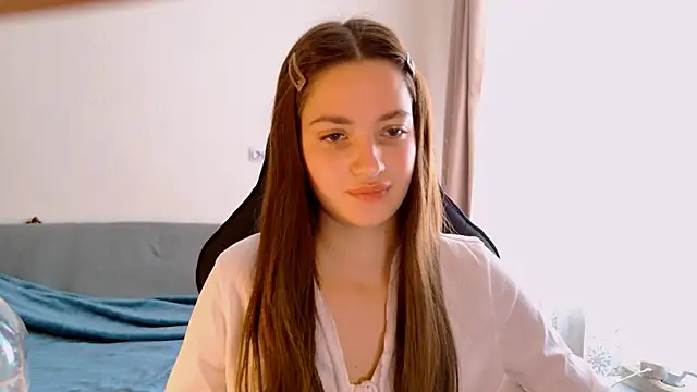 KiraVair live