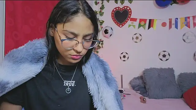 PaulaCutexs live