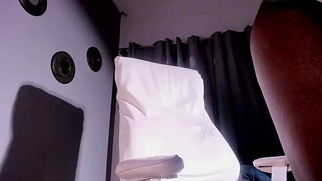Scarlet_Big_boobs live