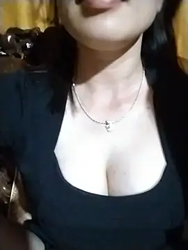 Lya_hott live
