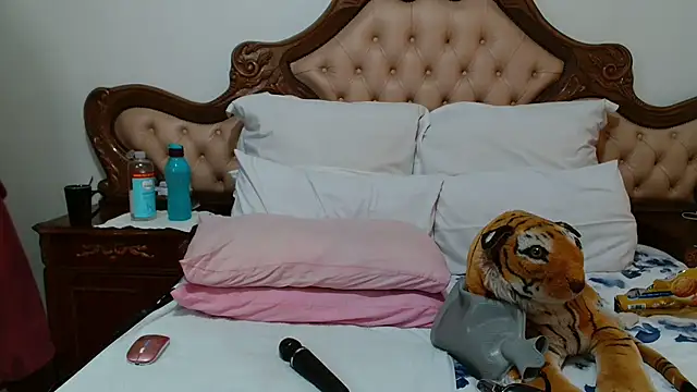 Hotcougar live