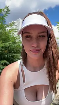 KikiWatson live