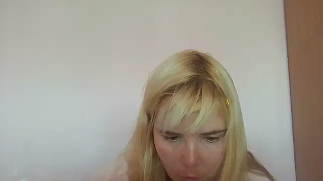 HornyElena live