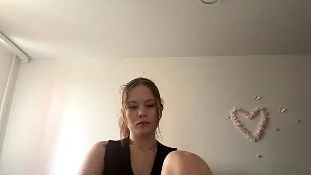 LauranAngelbeck live