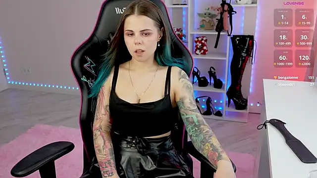 QueenAliceX live