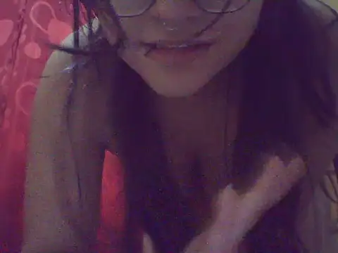 Thania- live