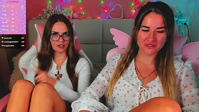 hotty_girls_here live