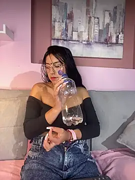GabyLopez_Pink live
