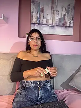 GabyLopez_Pink live