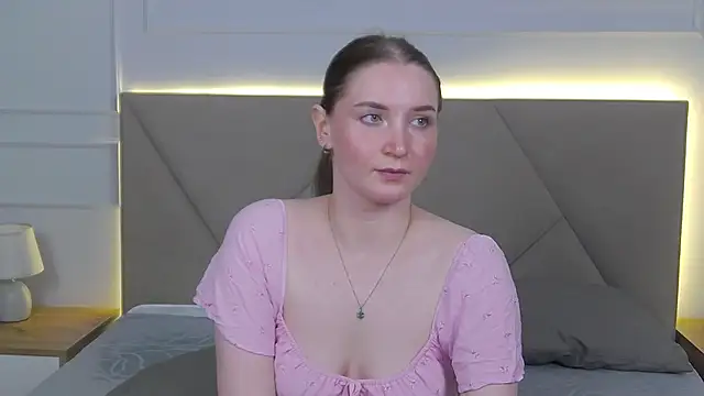 ArianaMilss live