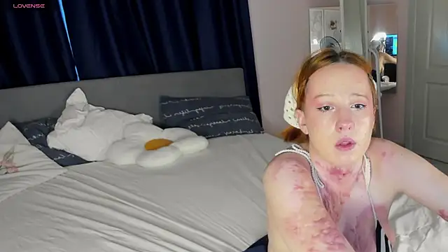 Maya_foxy live