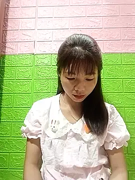 AmyLinee01 live