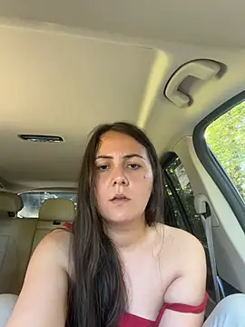 BrunetteNymph live
