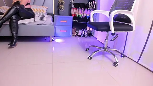 BrendaAdams_ live