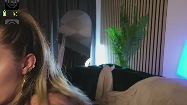 Ema_Reese live