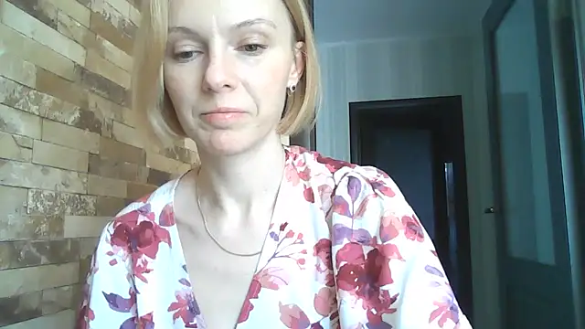 AdelleLovee_ live
