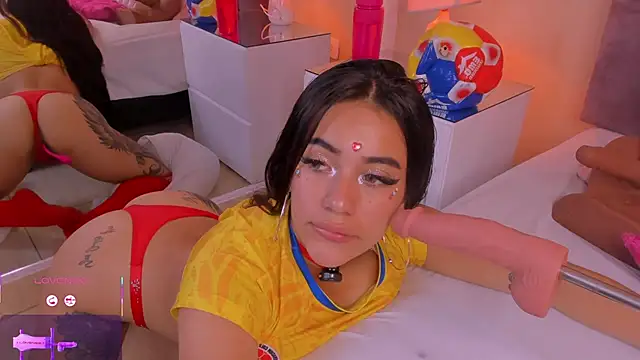 Megan_Thompsonn live