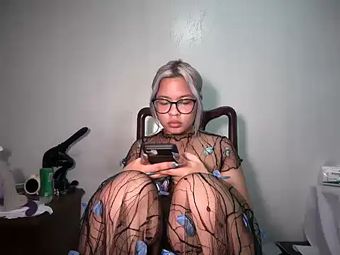 Tina_Slick live