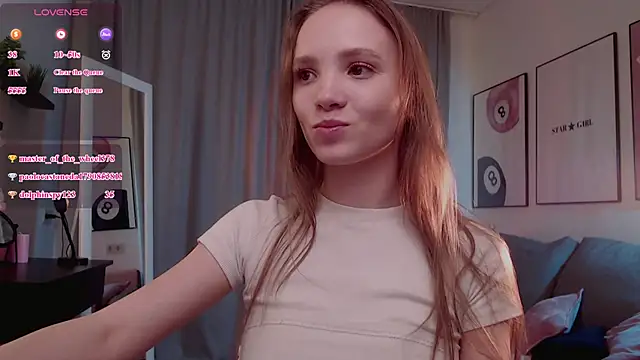 Adria_Arjona live