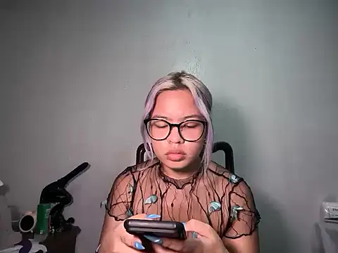 Tina_Slick live