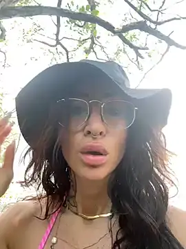 nika_fendi live