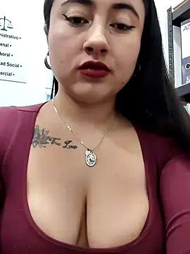 _Sarah-Office1 live